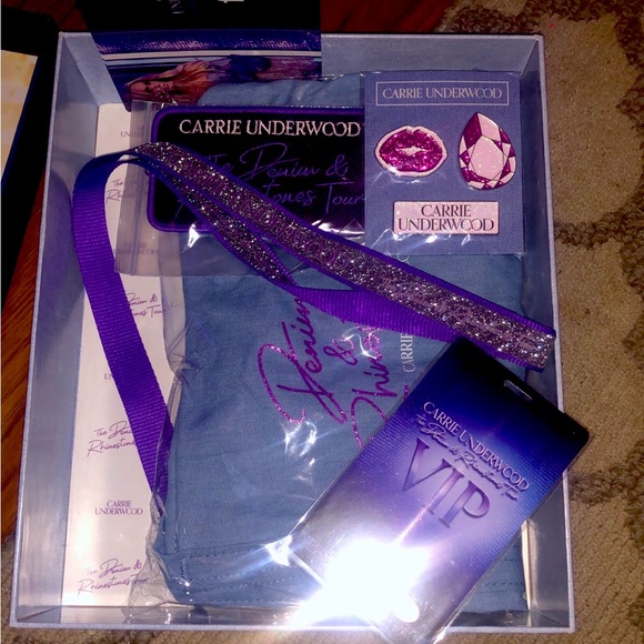 Carrie Underwood CUSTOM the denim and Rhinestone tour box. New - Picture 4 of 7